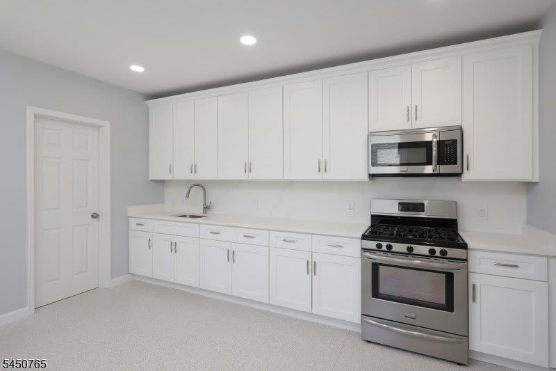 812 Bayway Ave – photo 3