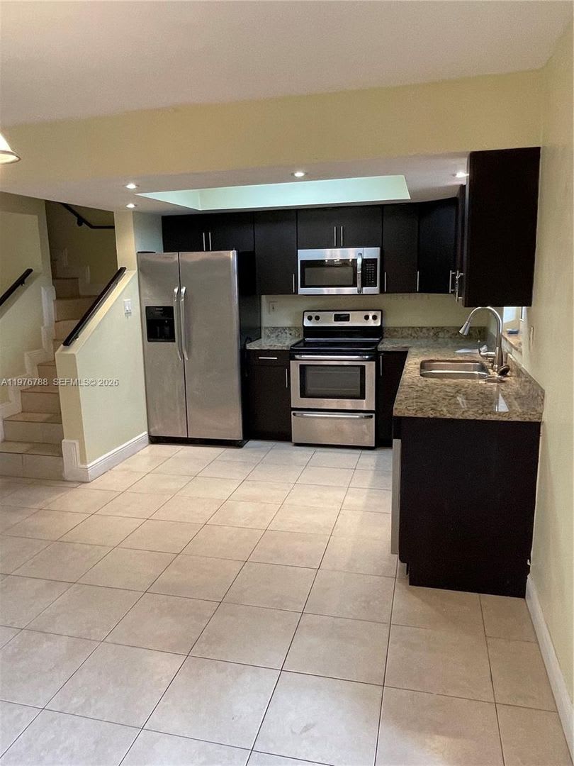 1024 W 79th Street 1024, Hialeah, FL 33014 – photo 4