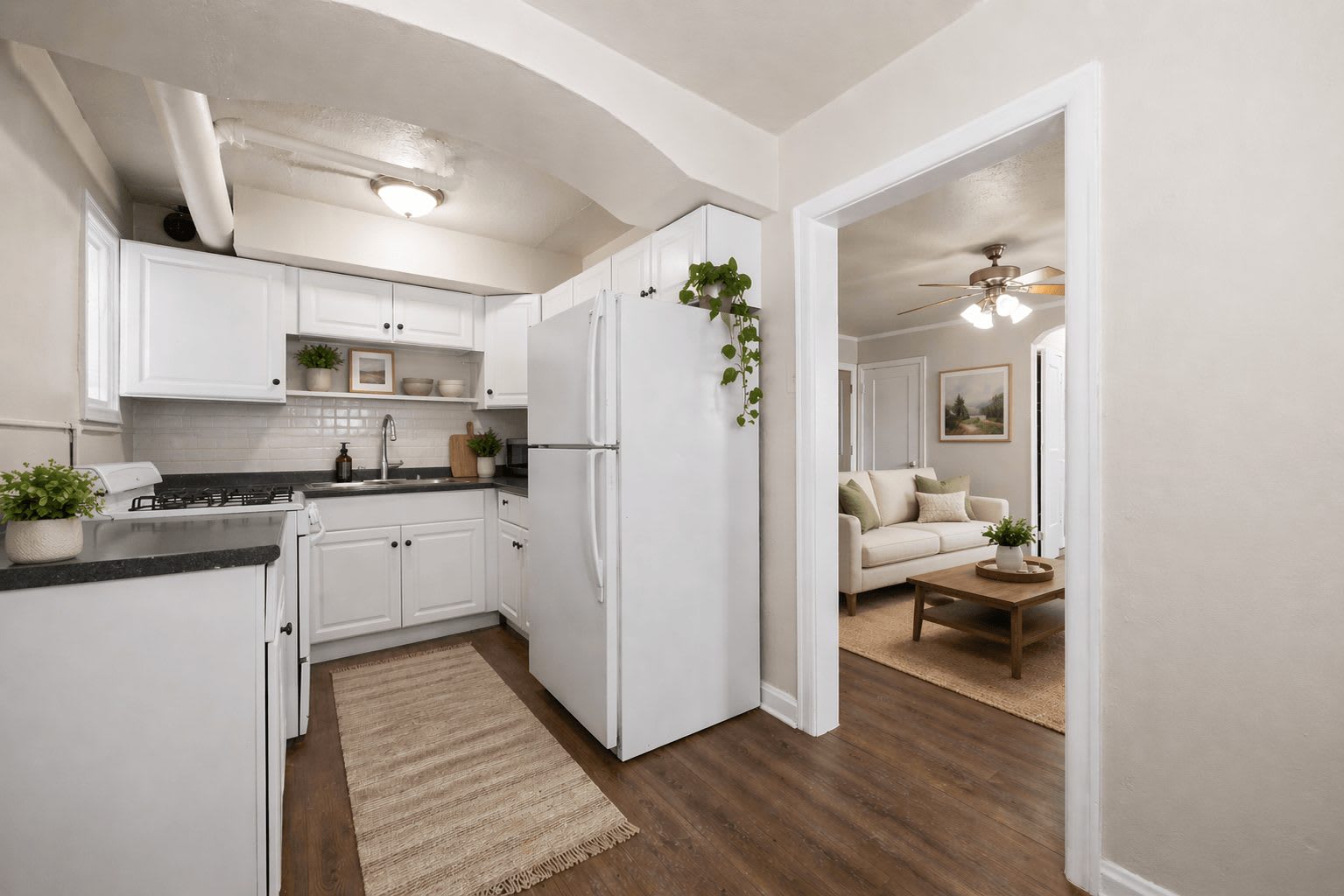 Charleston Apartments – photo 2