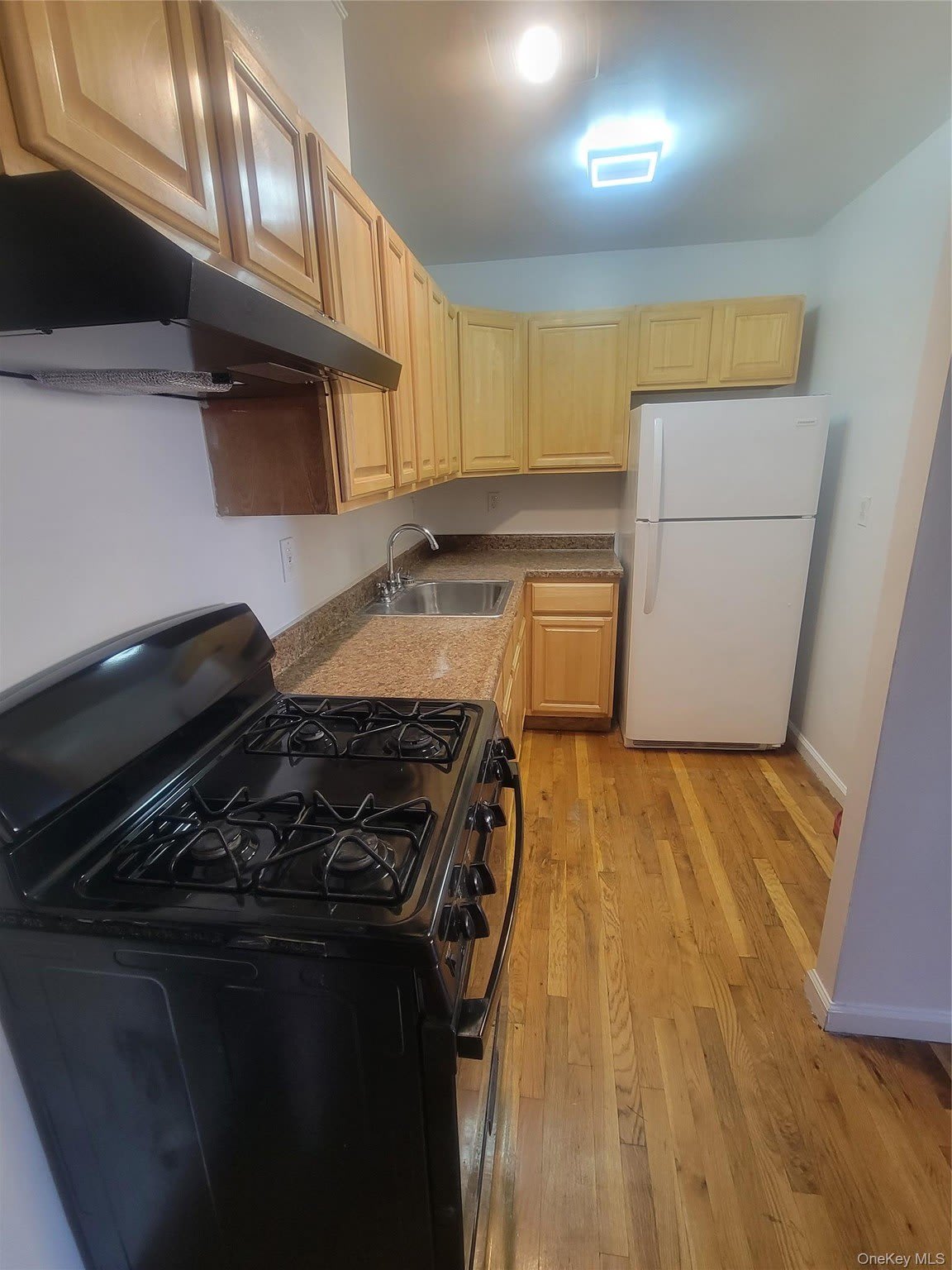 2407 Barker Avenue – photo 3