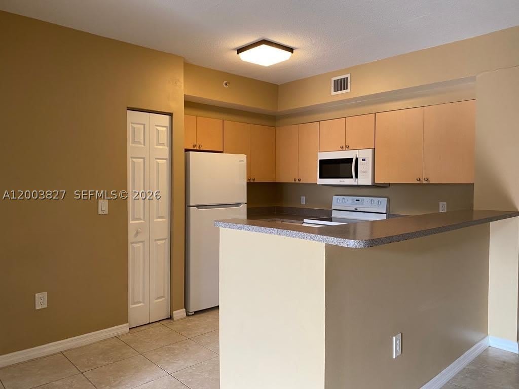 8060 N Nob Hill Rd – photo 3