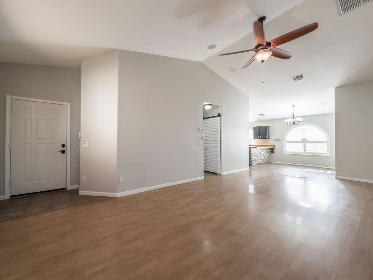 12434 W Windsor Blvd – photo 4