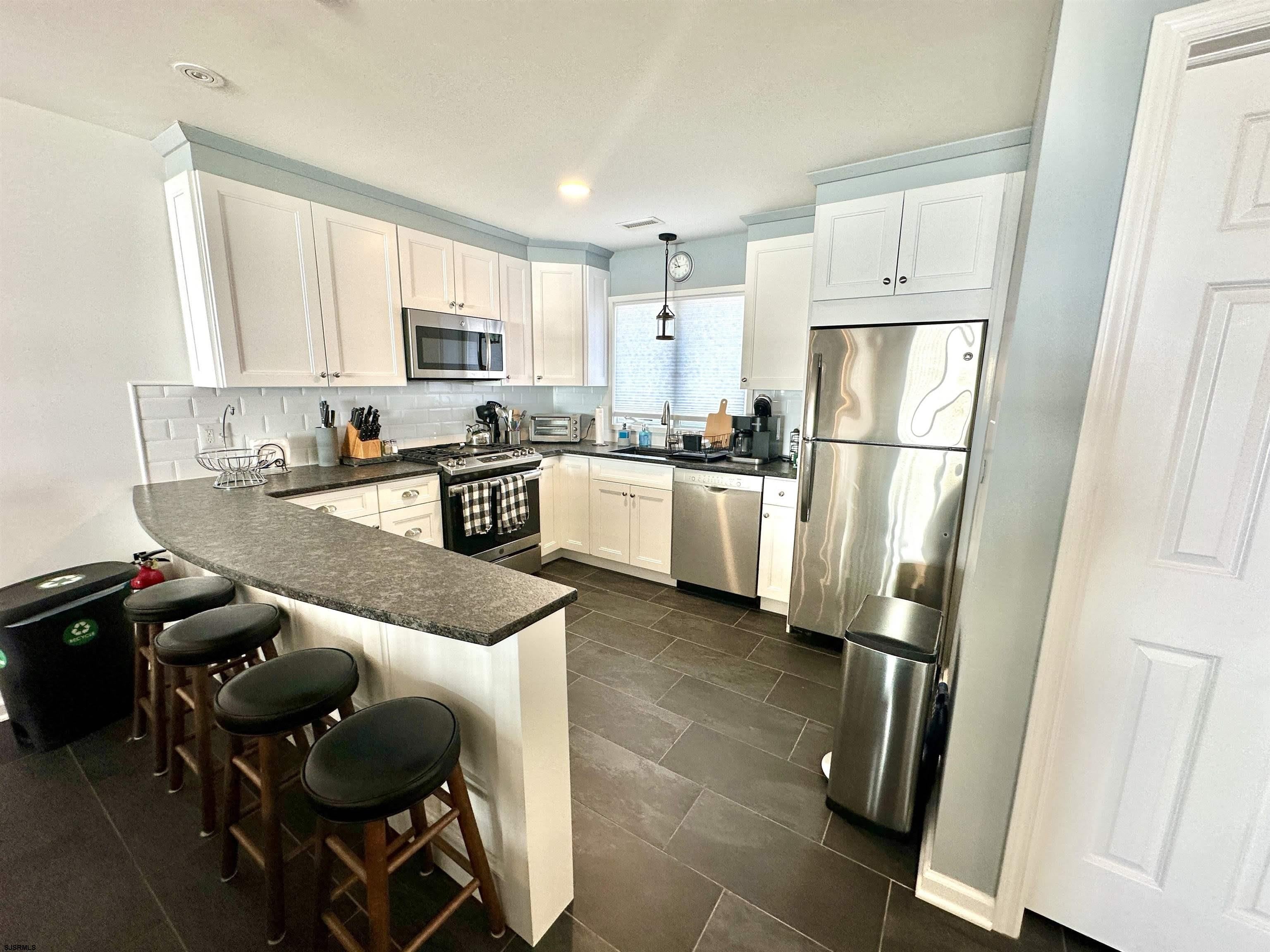 612 E Brigantine Ave – photo 5