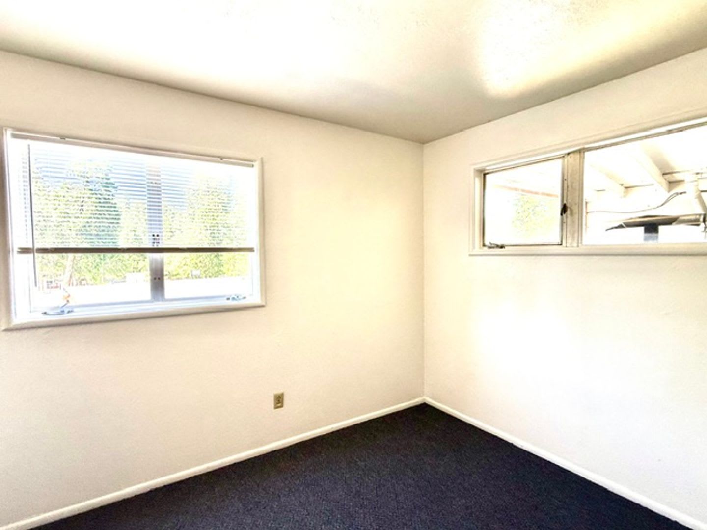 REDUCED!!! New Flooring and Paint! Downtown Twain Harte!! Watch the parades from your patio!! – photo 4