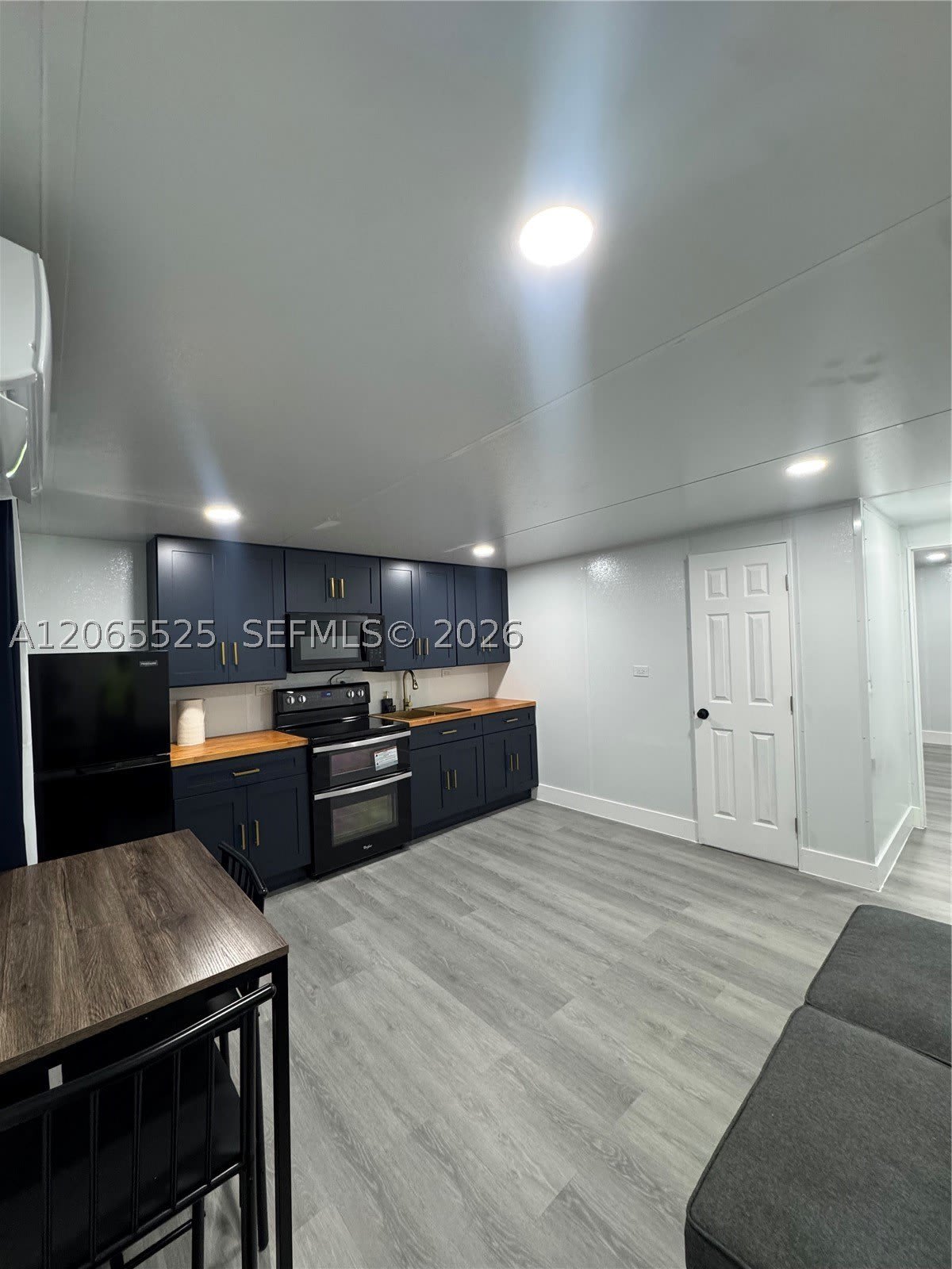 2461 NW 14th St – photo 3