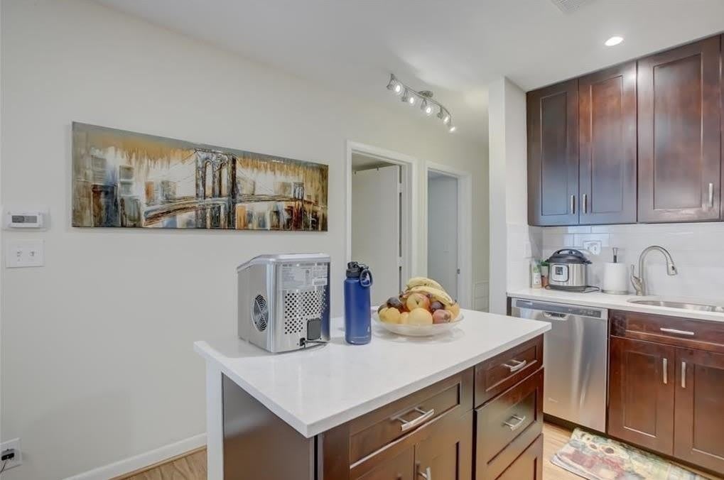2990 NE 16th Avenue – photo 2