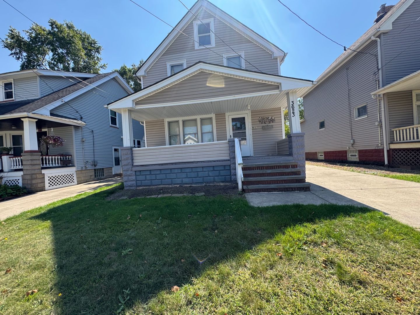 Beautifully Renovated 3-Bedroom Home in a Desirable Area – photo 1