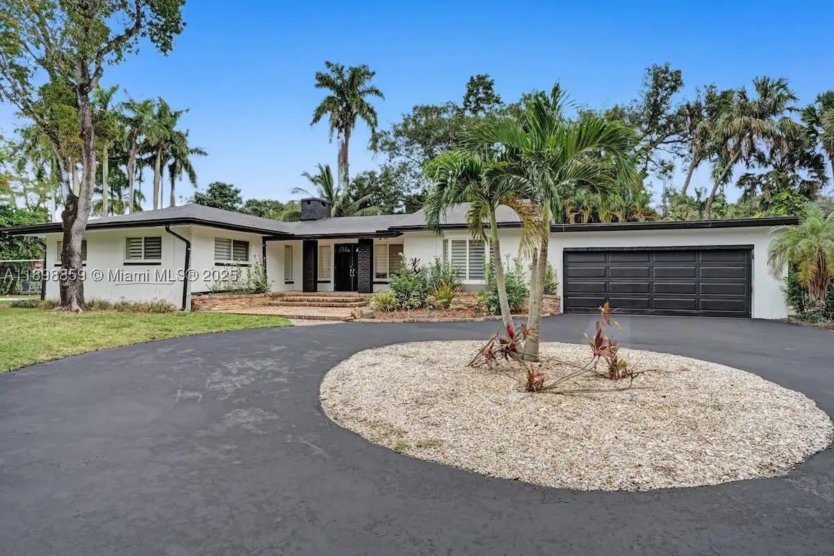 2100 SW 28th Way – photo 3