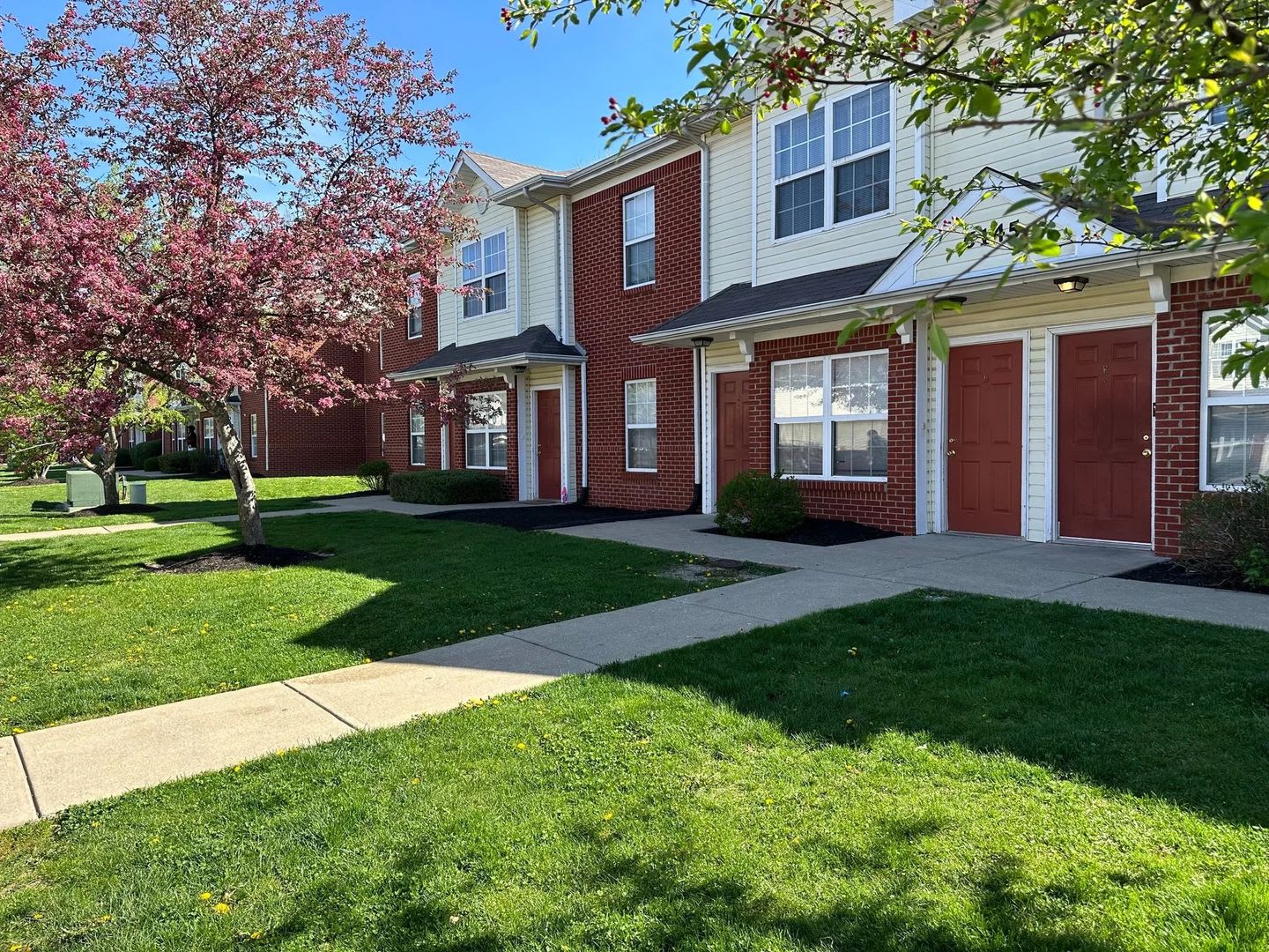 Minutes to Downtown********** Rent $1525/month*********Peaceful Living – photo 4