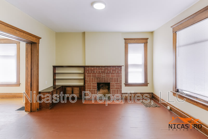2064 Indianola Avenue – photo 3
