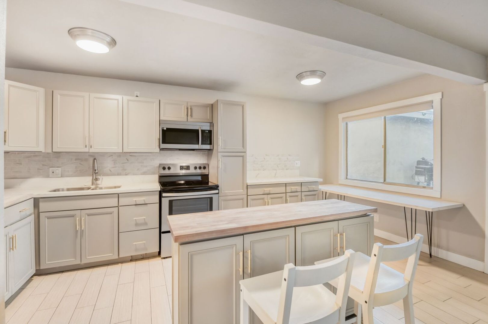 Move In Special First Month S Rent Is Free Upgraded 1 Bedroom Condo Near Freeway With Community Pool – photo 2