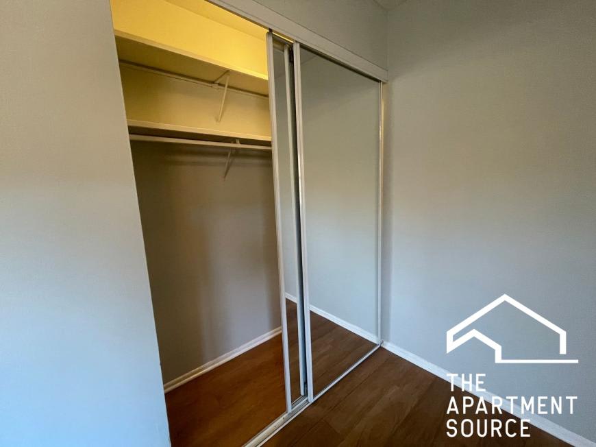 4537 North Dover St. – photo 4