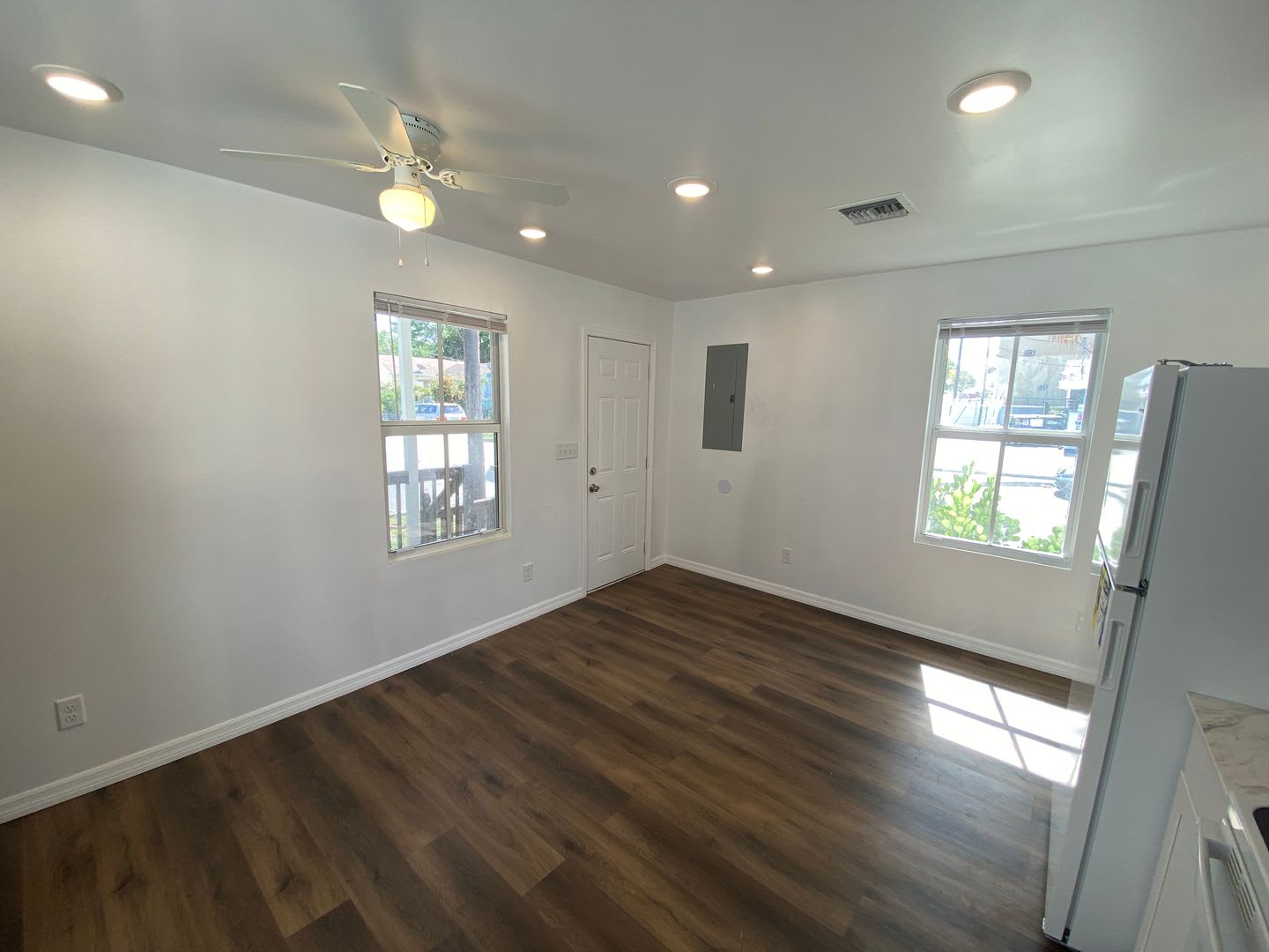 Move In Today with Ease — Only First Month’s Rent + Security Deposit Needed! – photo 4