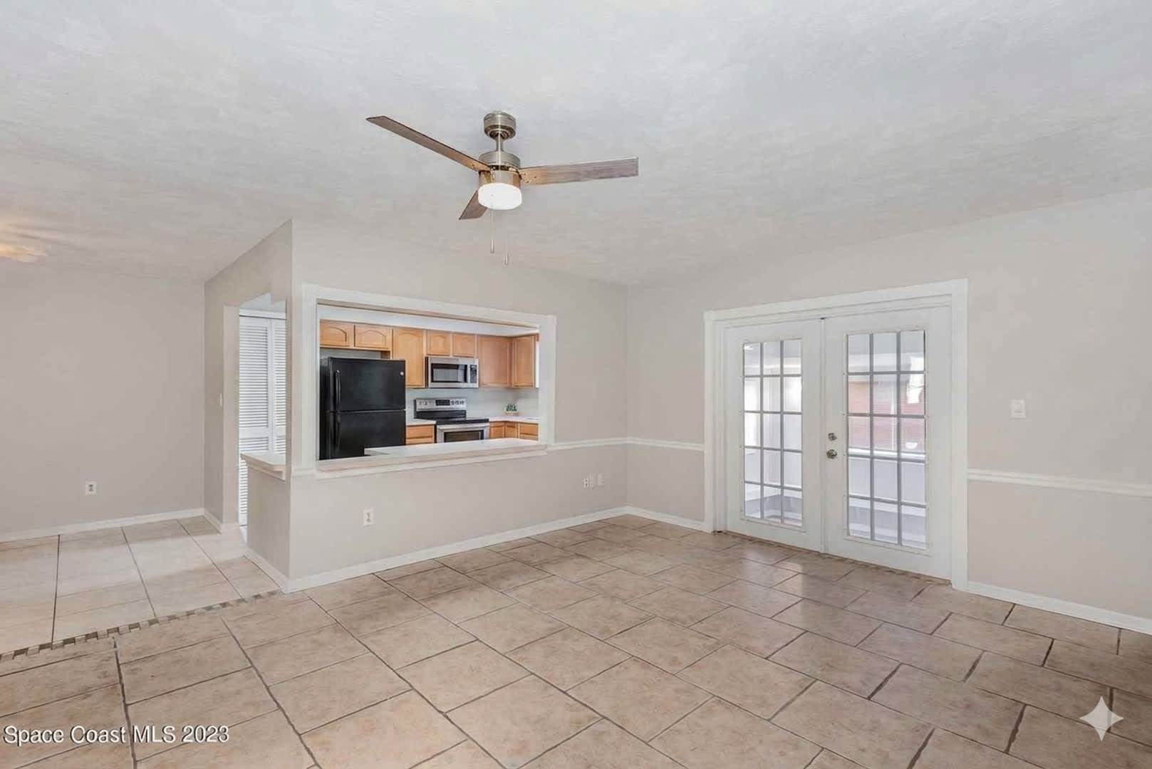 2620 REDWOOD AVE – photo 3