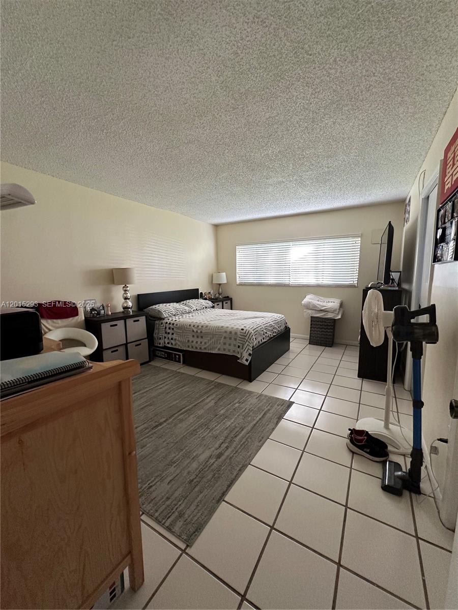 8025 Southwest 107th Avenue – photo 4