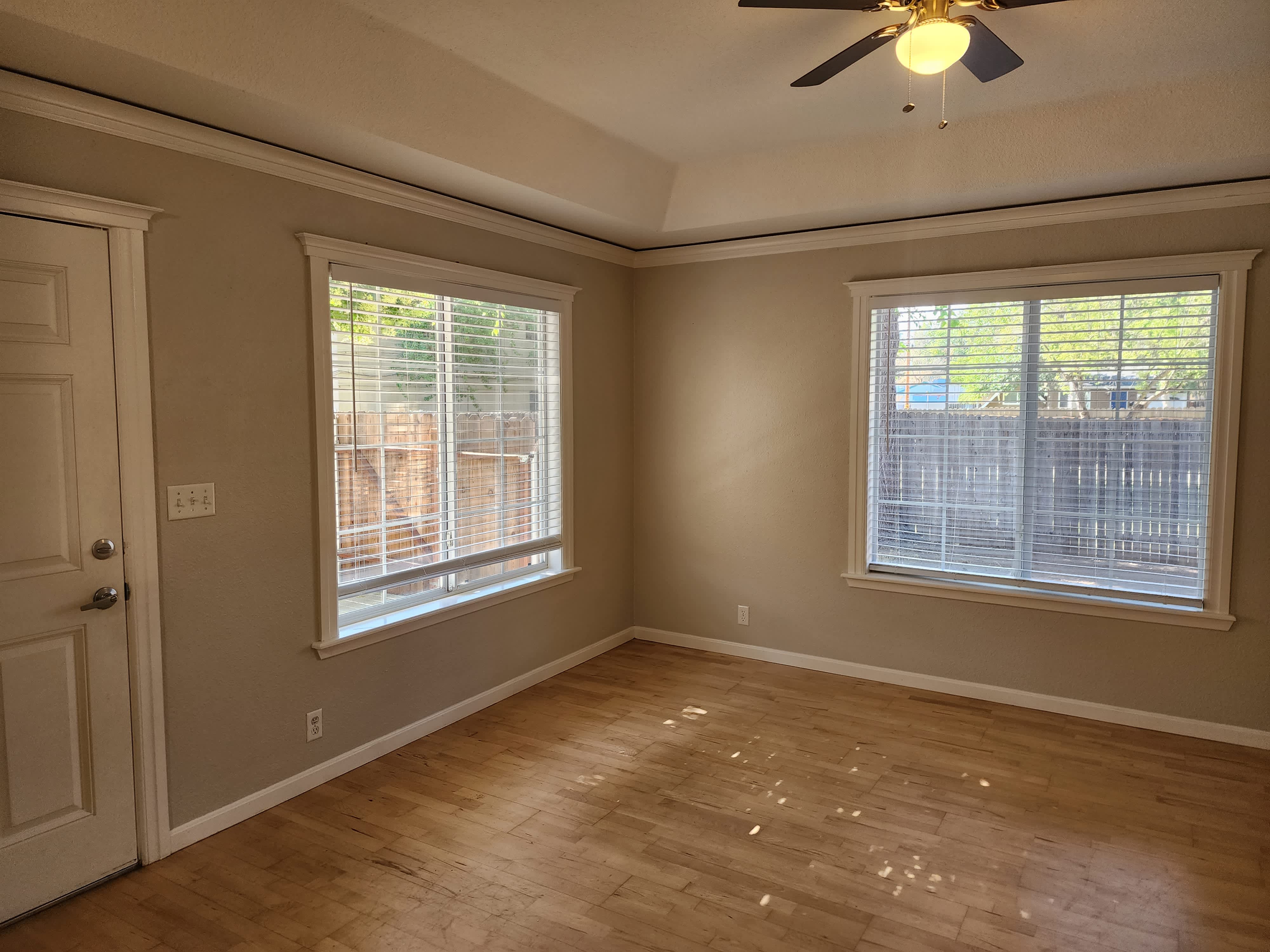 208 Earl Ave – photo 3