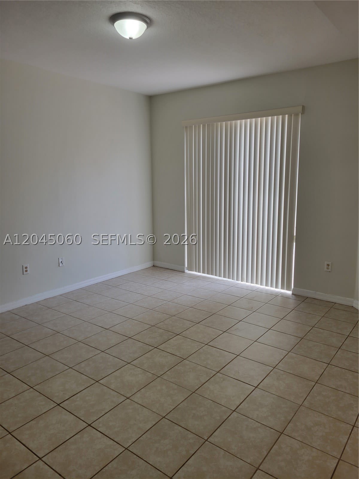 618 SW 106 AV – photo 3