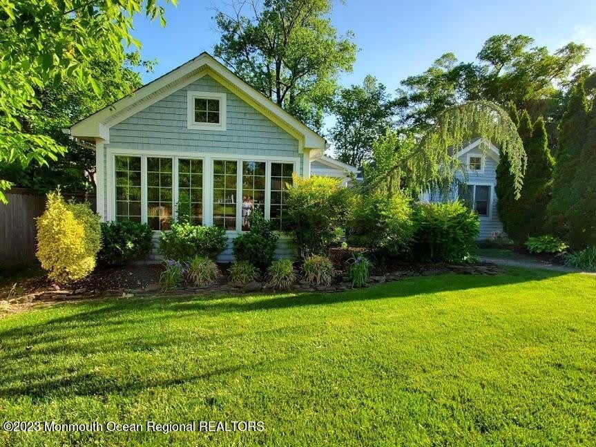 218 Bridge Avenue – photo 1