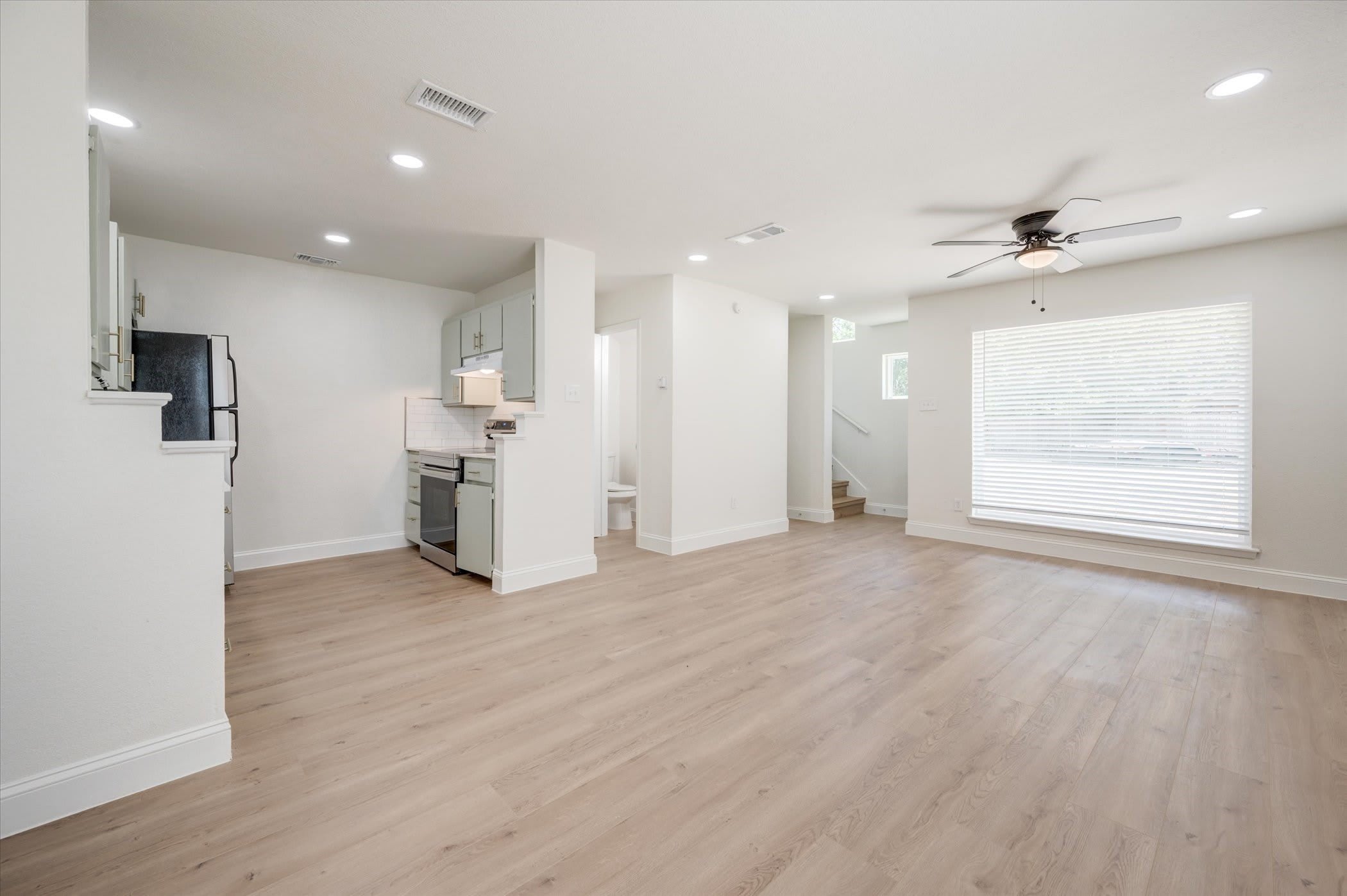 805 W Chambers Street – photo 5