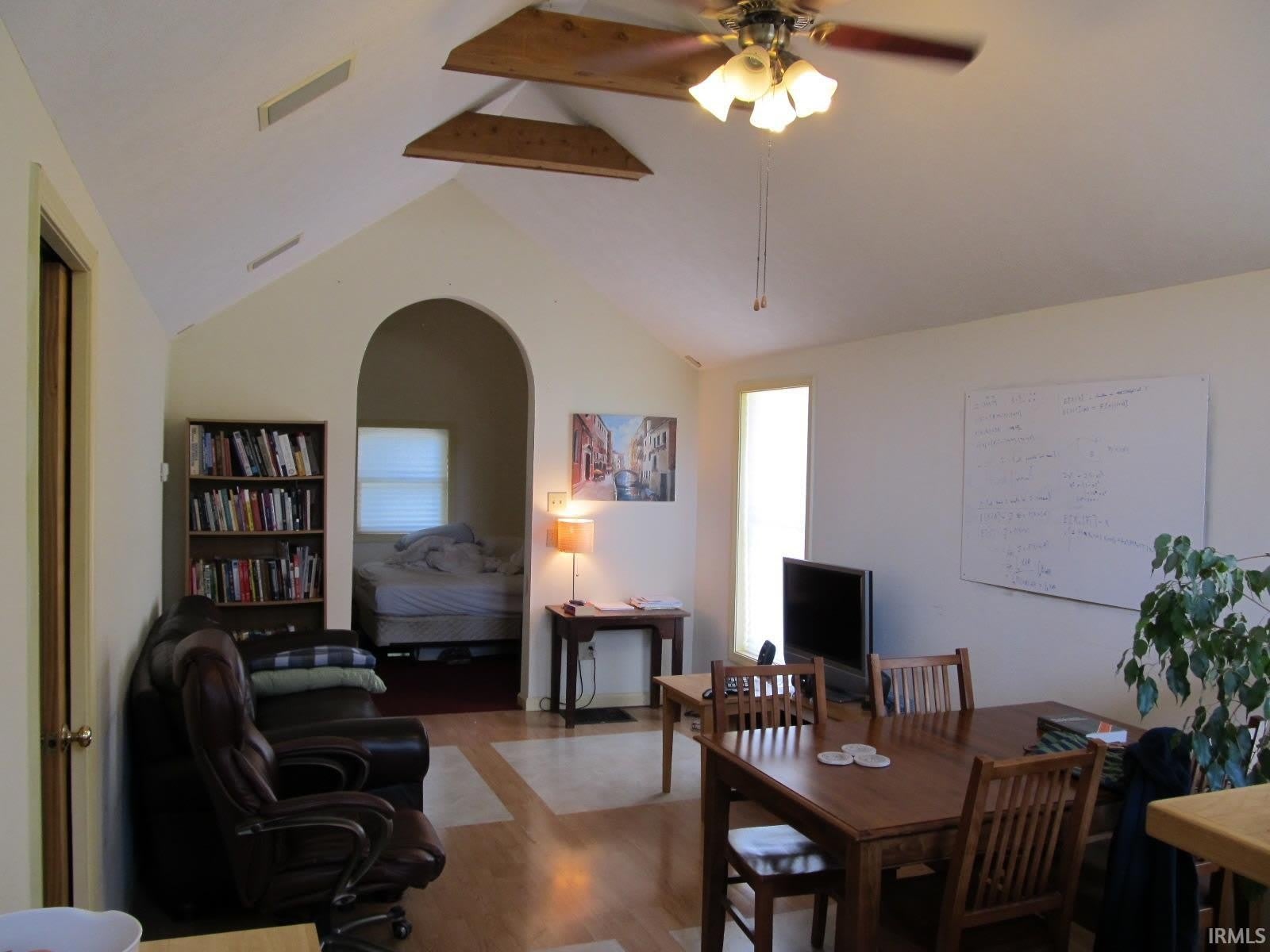 613 W Kirkwood Avenue – photo 2
