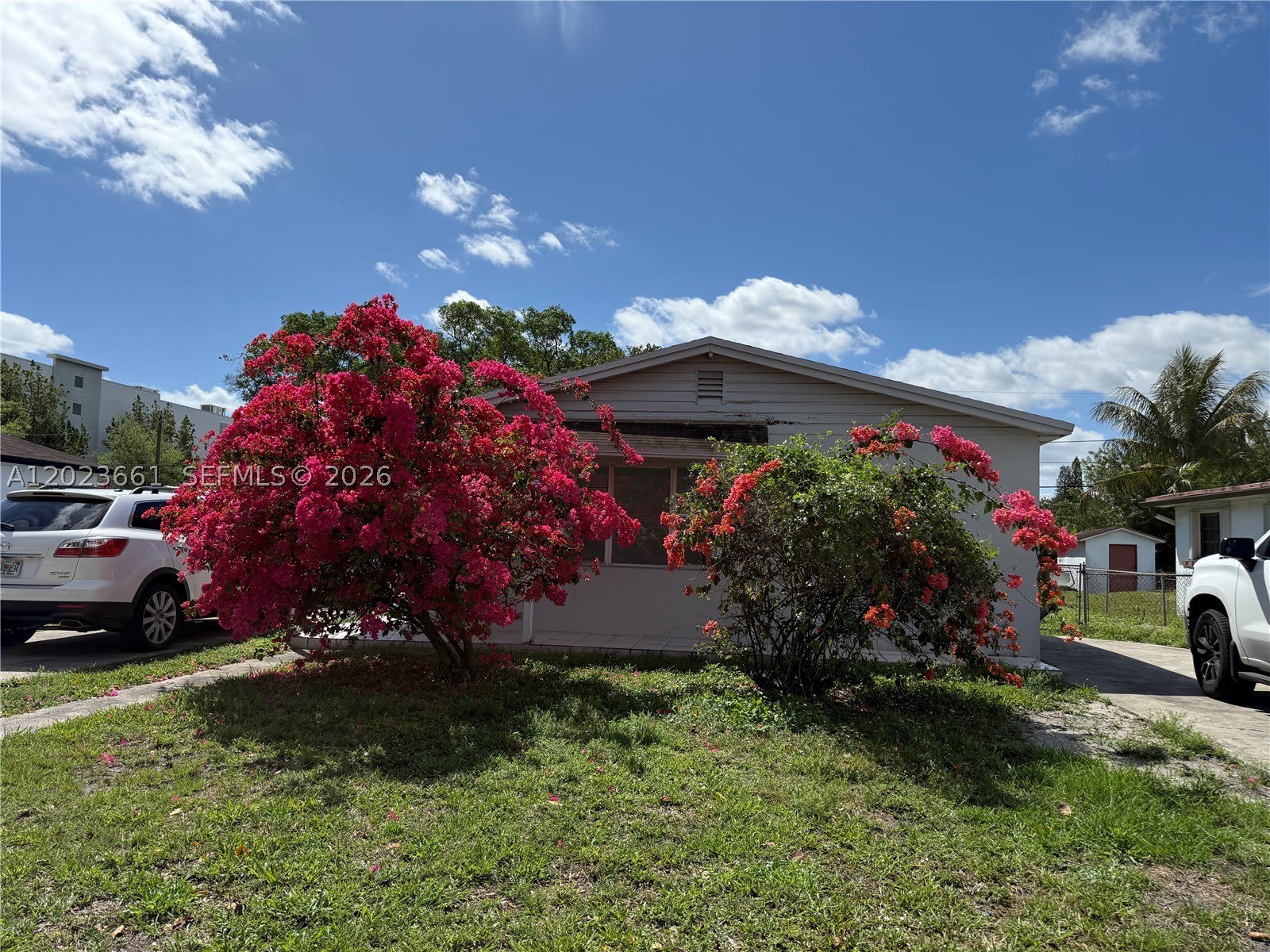 3810 SW 25th St – photo 1