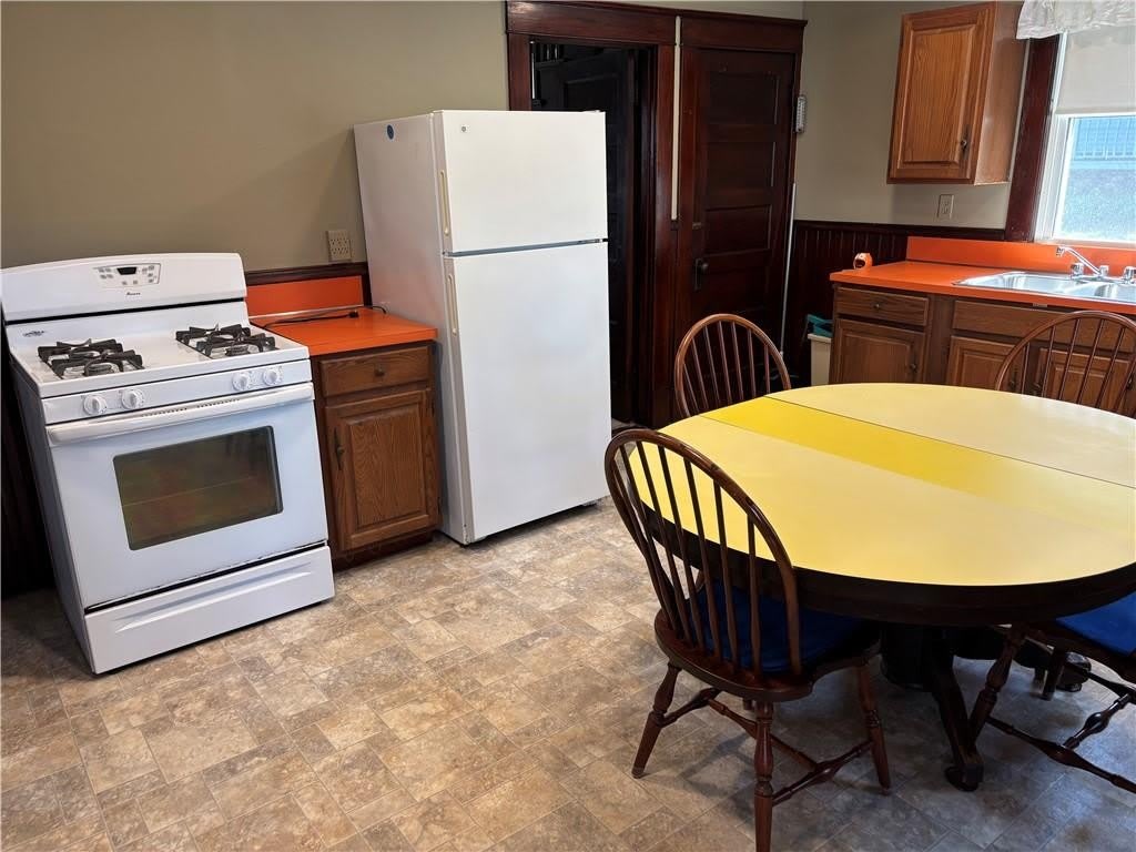 35 Oak Street – photo 3