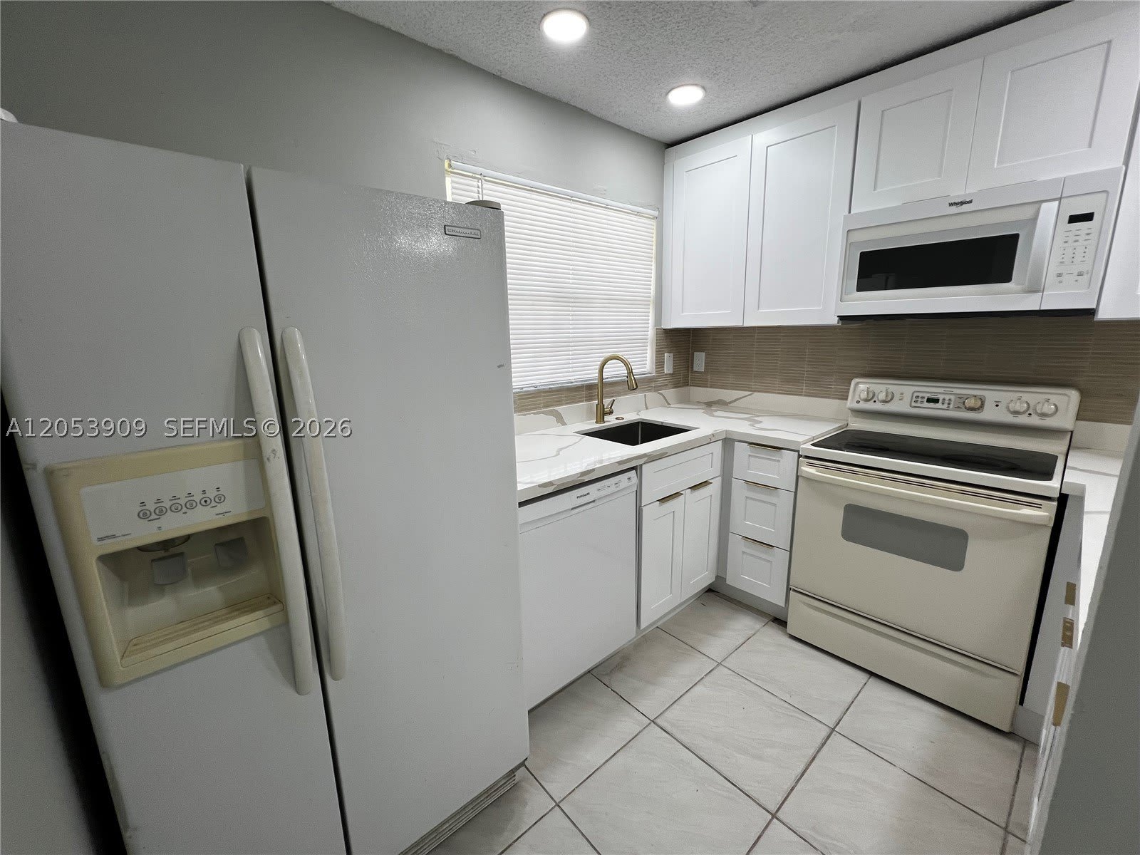 809 NE 214th Ln – photo 2