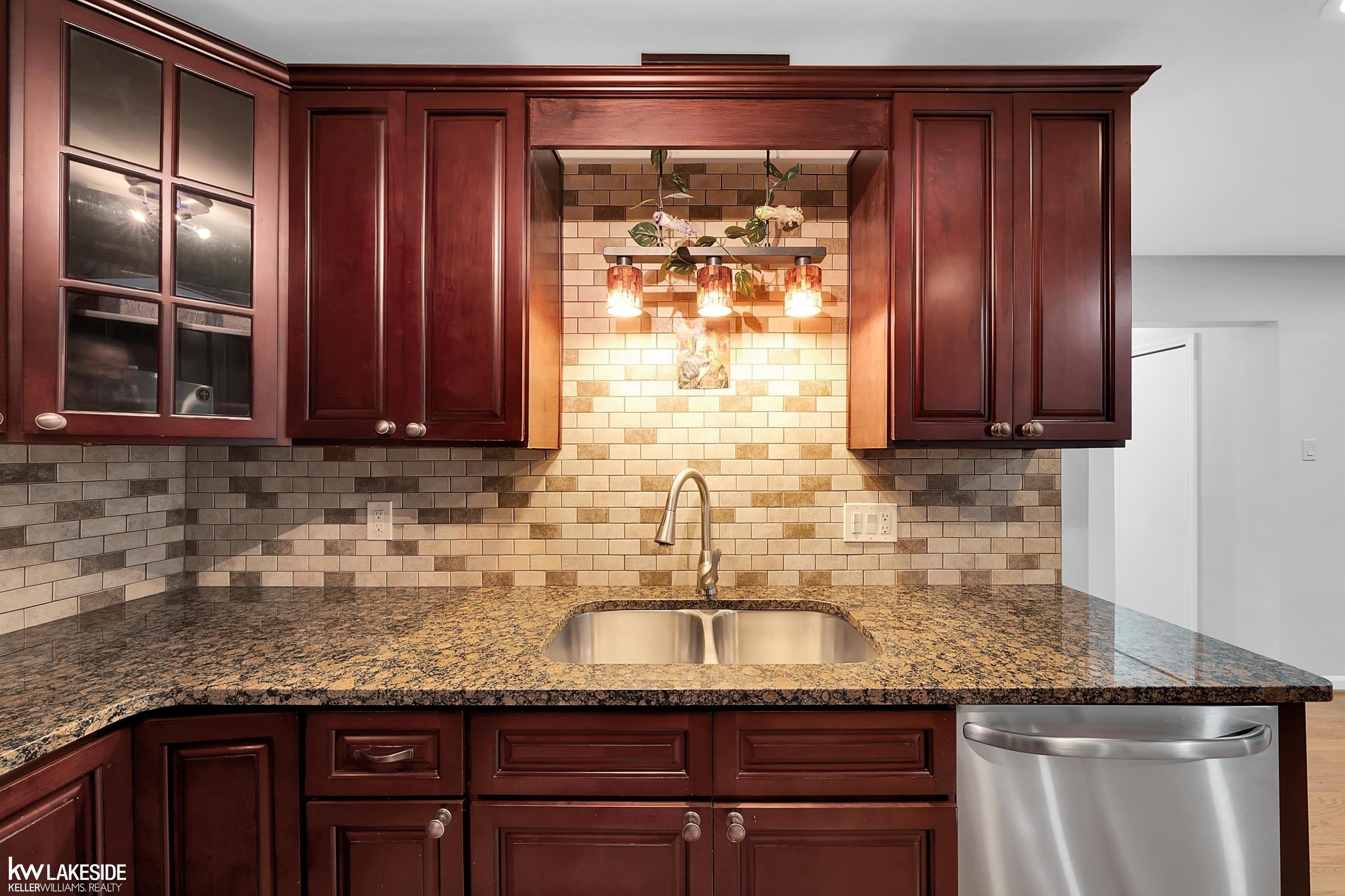 107 Bloomfield Boulevard – photo 5