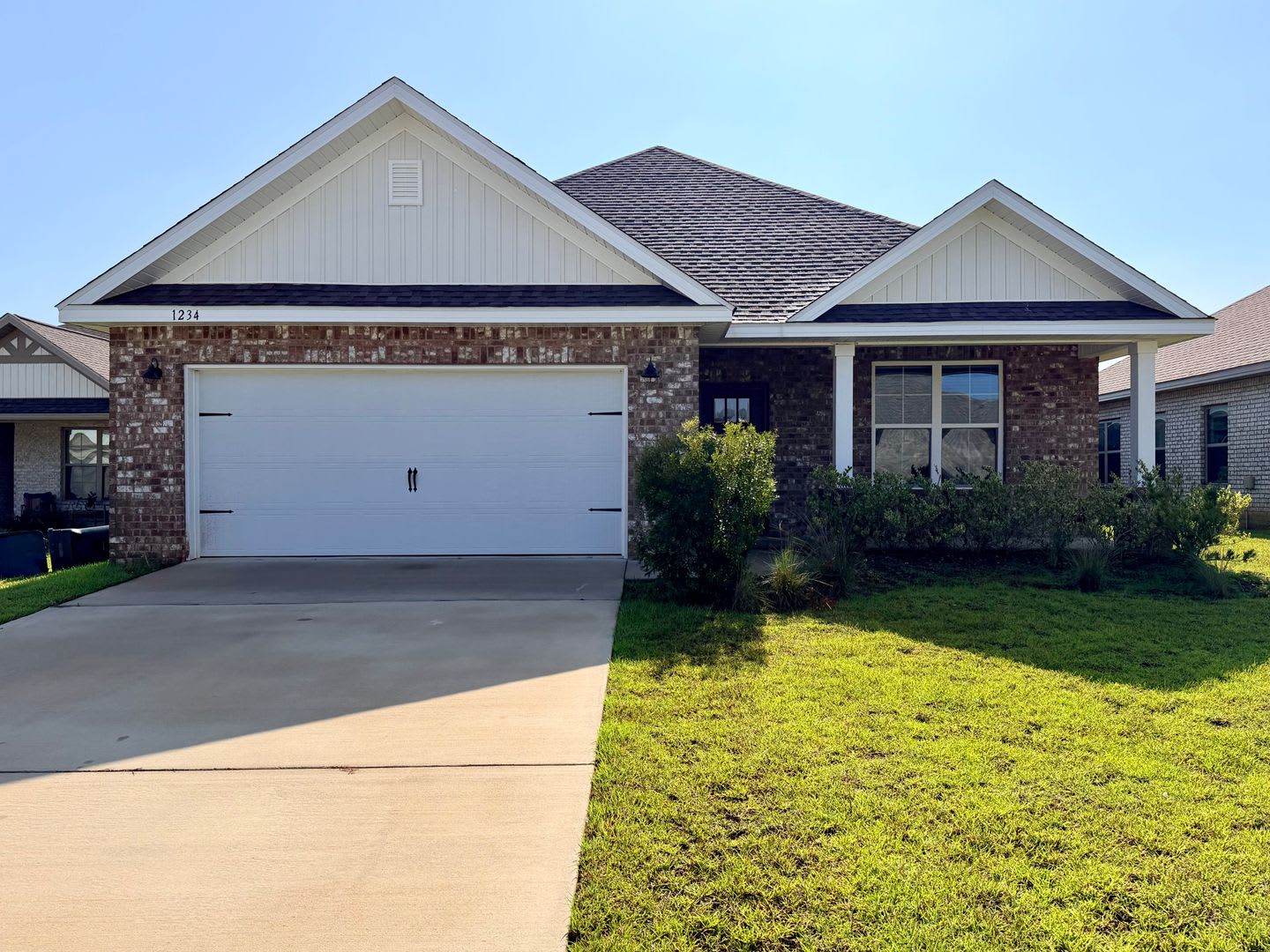 Open-Concept Brick Home – photo 1