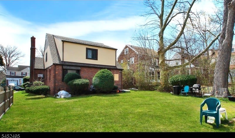 33 Johnson Ave – photo 3