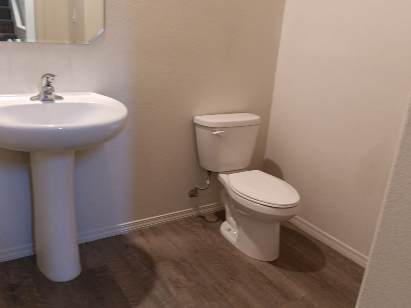 3 Bedroom, 2.5 Bathroom Home! Schedule a Showing! – photo 3