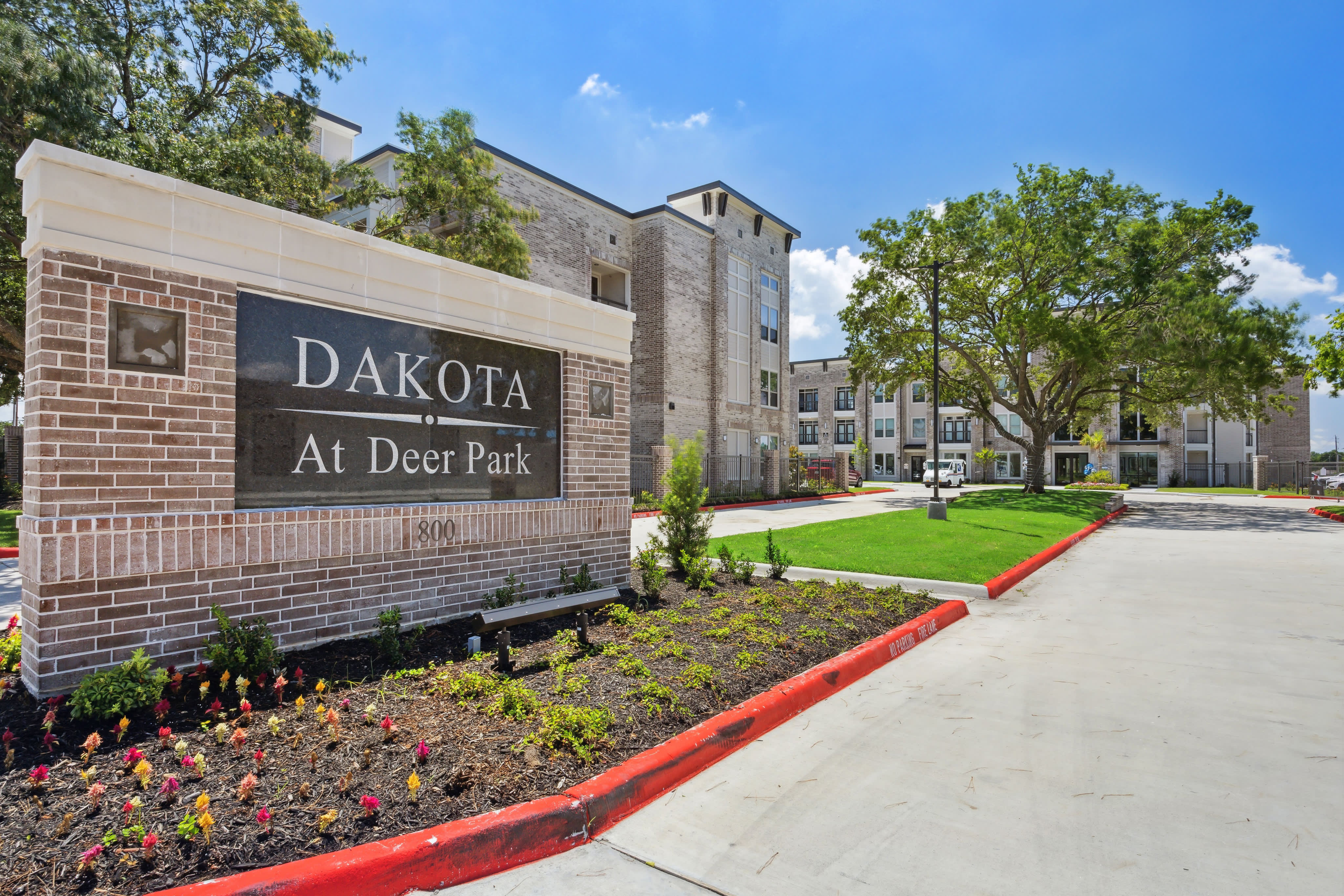 Dakota at Deer Park – photo 5