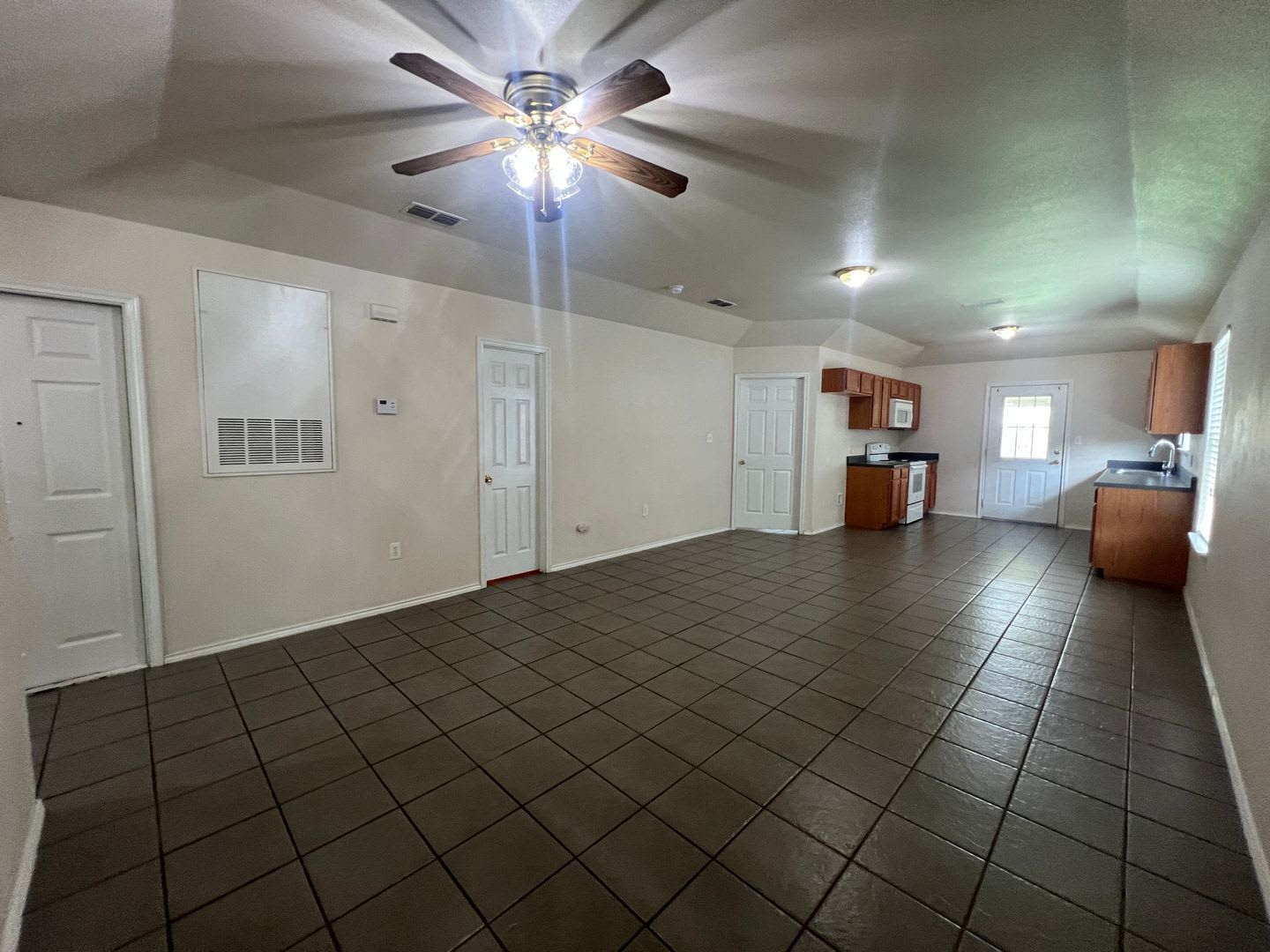 2 2 1 Duplex Near Hwy 46 Ceramic Tile Throughout No Carpet Covered Patio With Large Backyard Cisd – photo 3