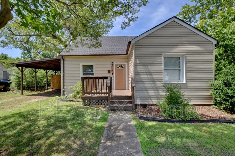 2 Clover Street – photo 1