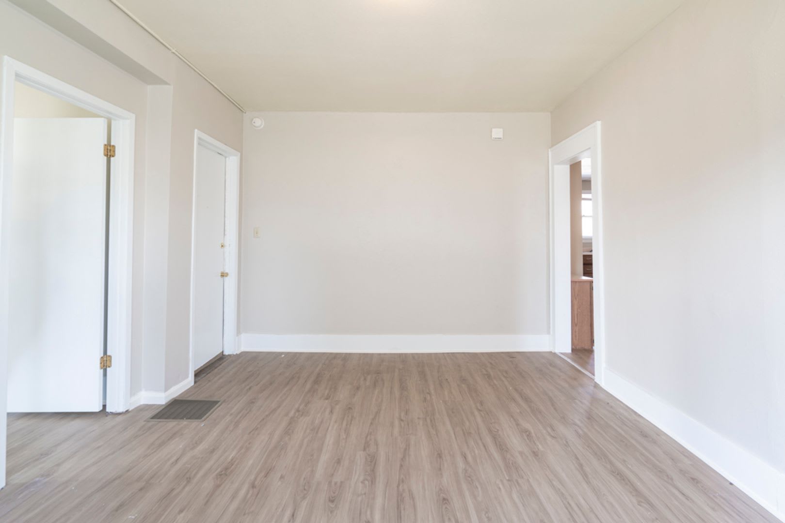 2110 College St – photo 2