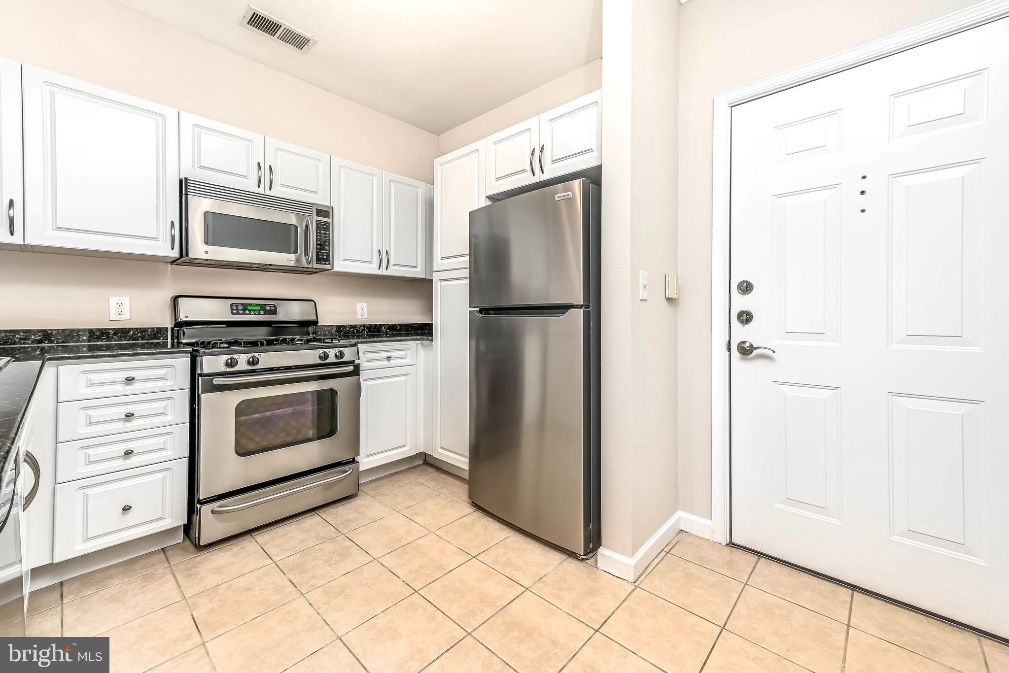 12909 CENTRE PARK Circle – photo 4