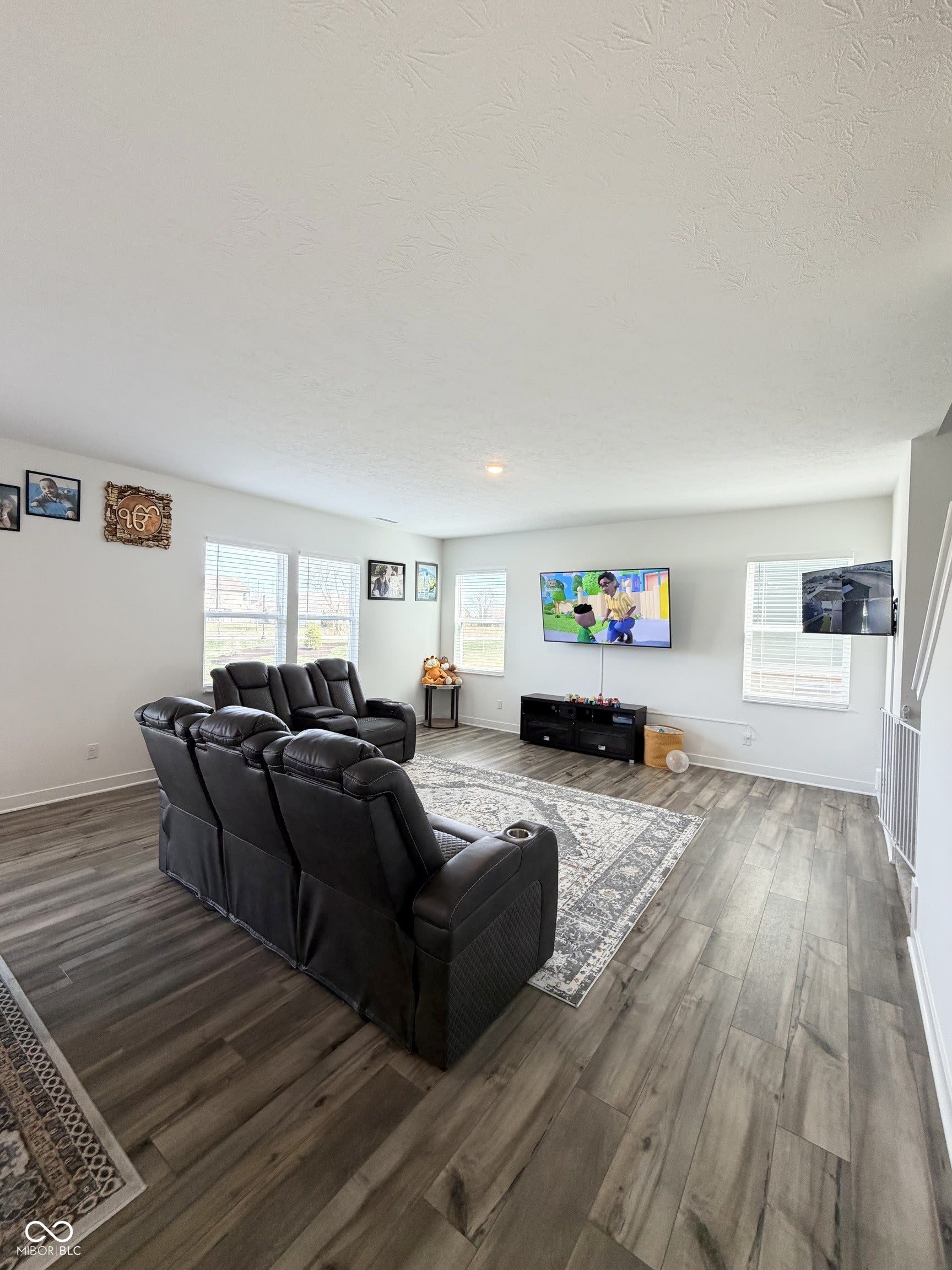1208 Taggart Way – photo 2