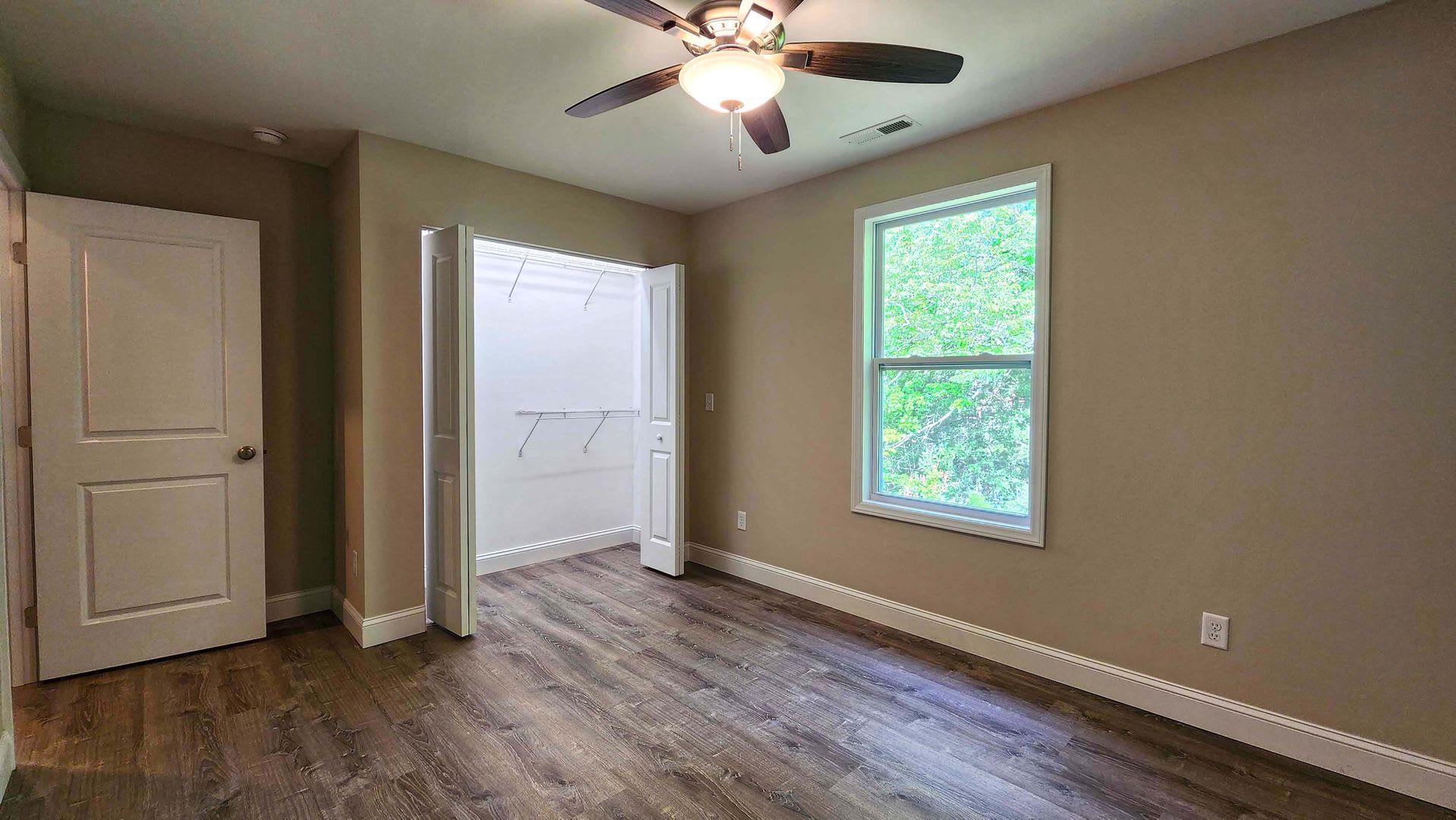 Lovely Newer Home – photo 5