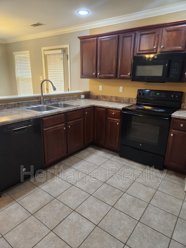 6515 Airtree Lane – photo 4