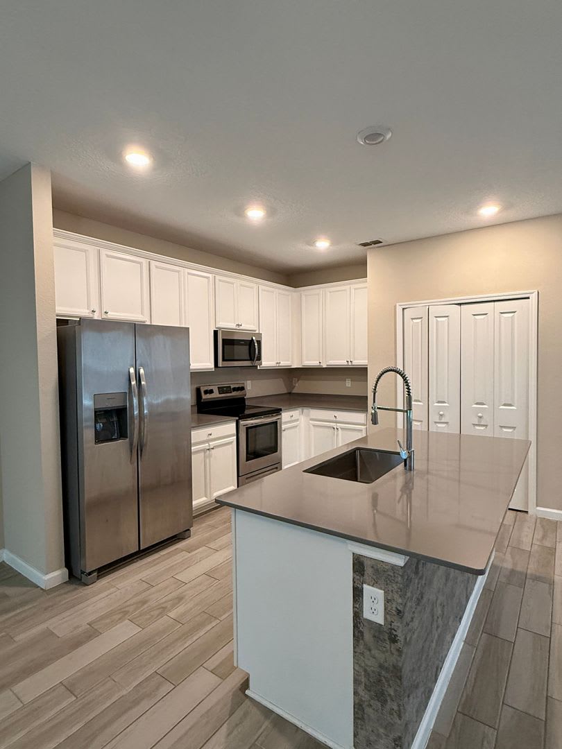 Great 3 bedroom 2.5 bath Townhouse – photo 4