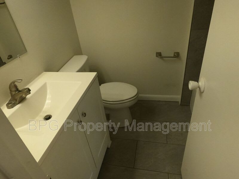 8812 Wesley Ave – photo 4