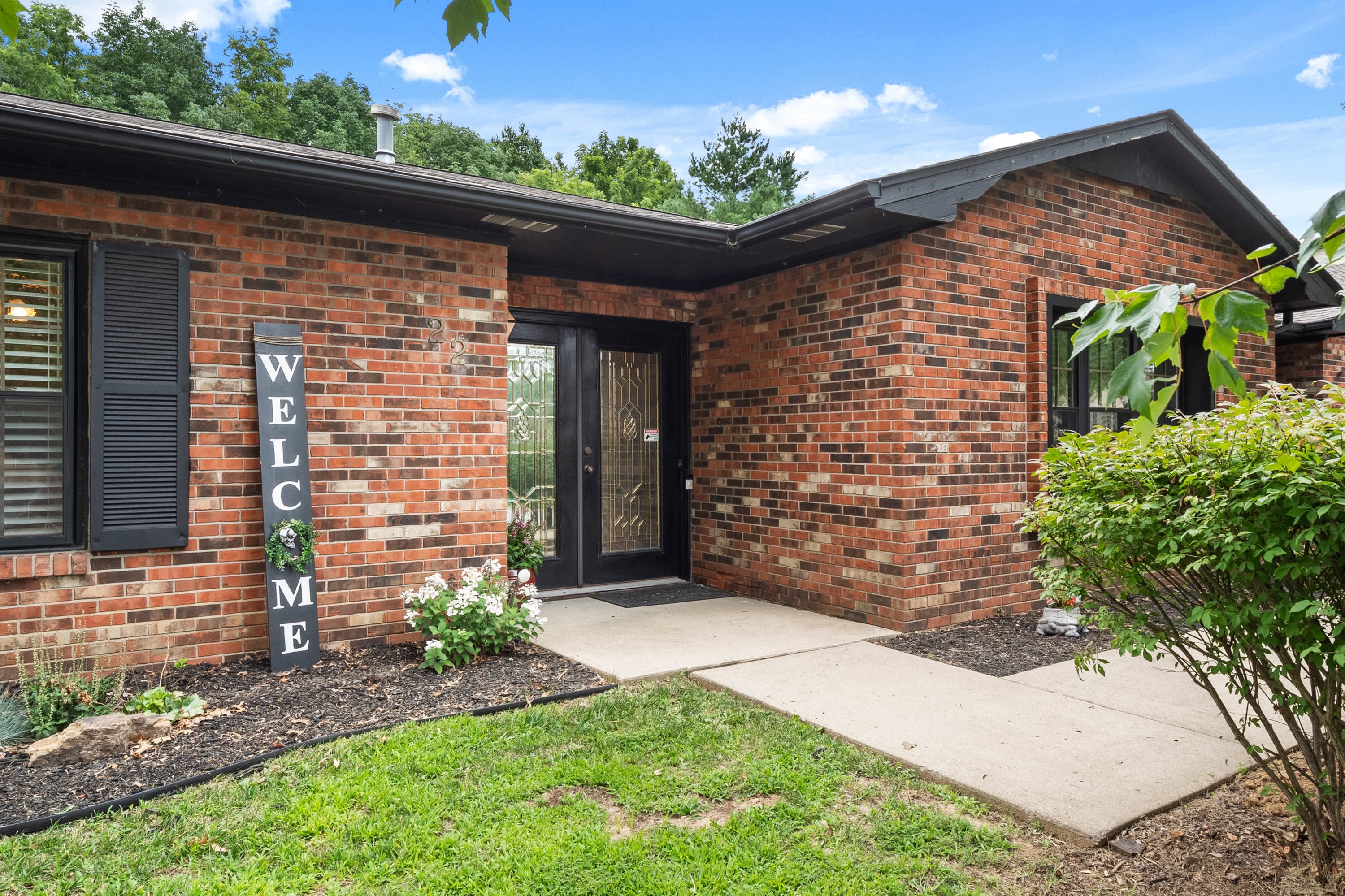 22 Sir Lawrence Drive – photo 1