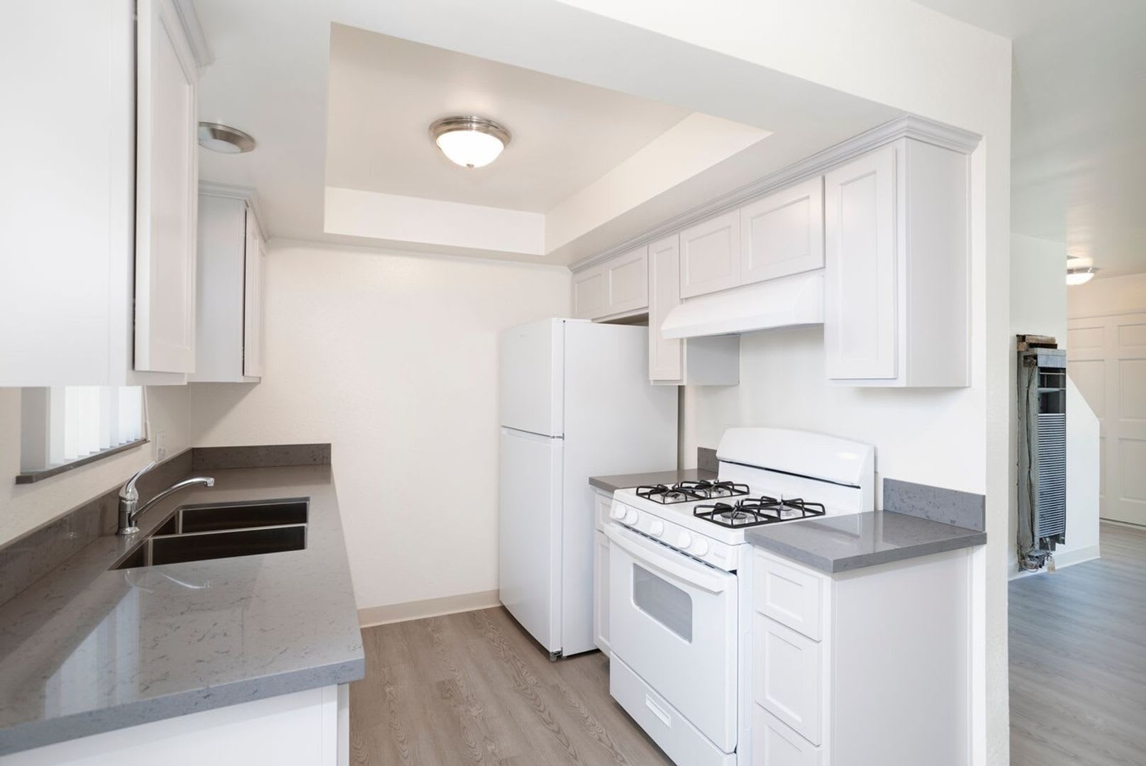 Completely Updated 2 Bedrooms 1 5 Bathrooms In The Heart Of Guadalupe – photo 3