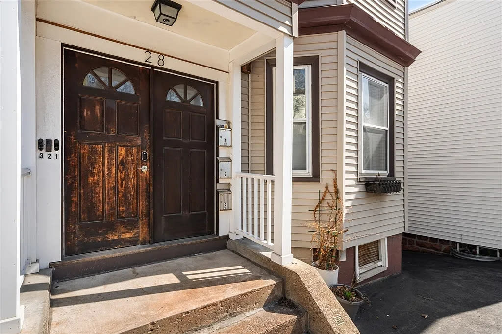 28 Wordsworth St # 2 – photo 5