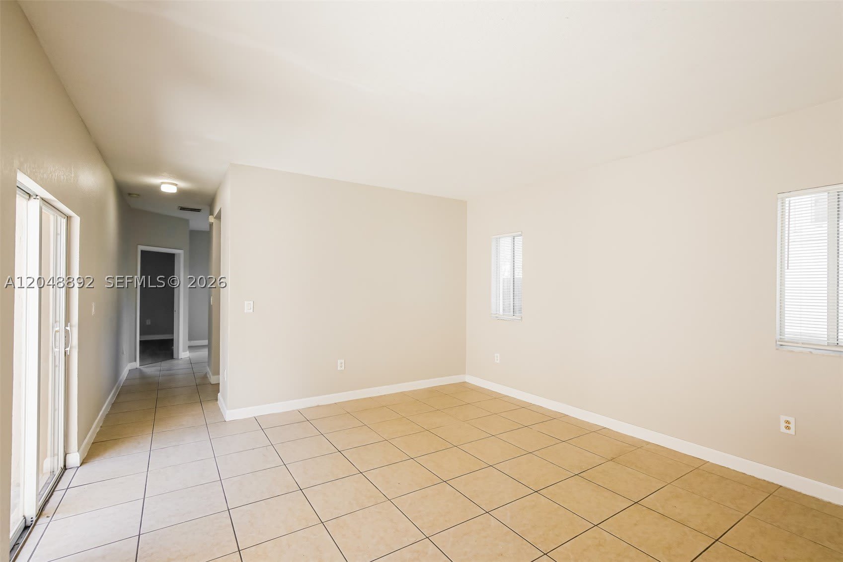 216 SE 32nd Ter – photo 2