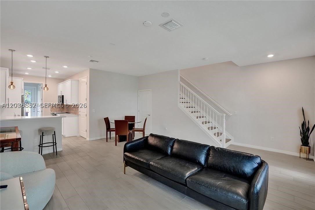 5140 Eucalyptus Dr – photo 1