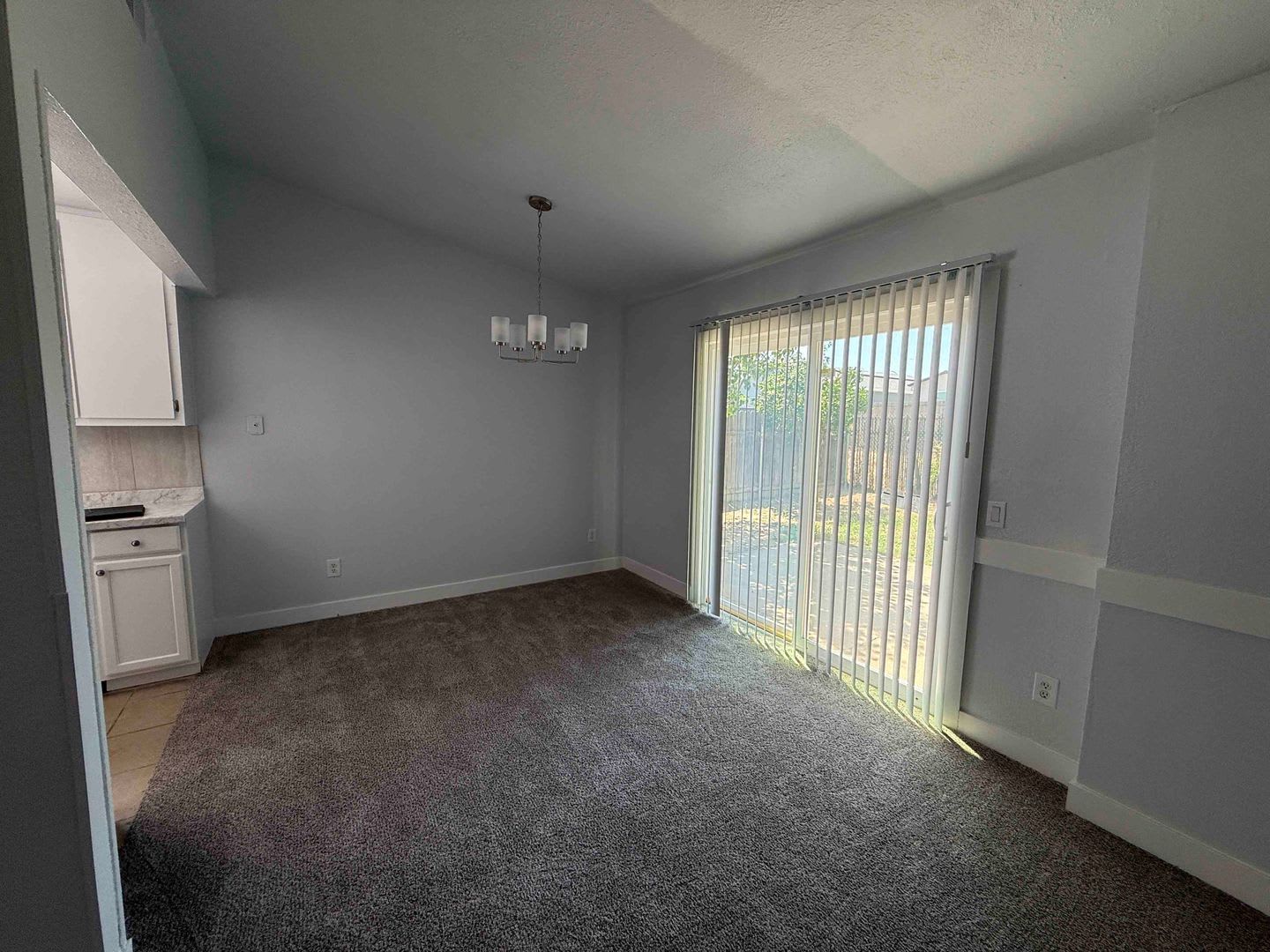 Freshly Updated 3 Bedroom 2 Bath – photo 3