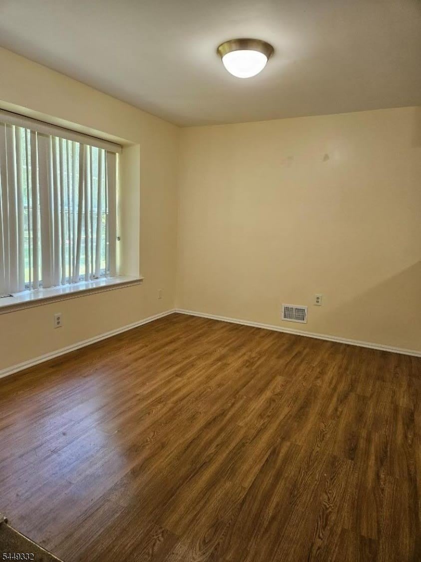 271 Abbey Dr – photo 3