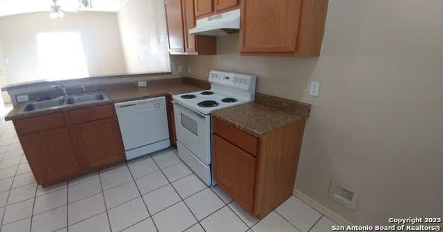4614 Swann Ln – photo 2