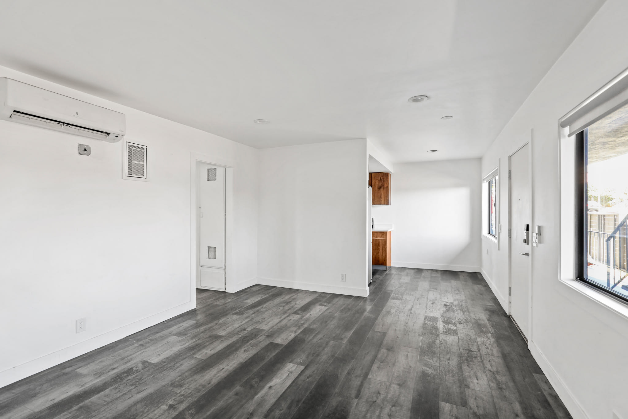 215 S Fickett St – photo 4